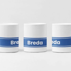 Witte mok met blauw stadsbord en Breda tekst