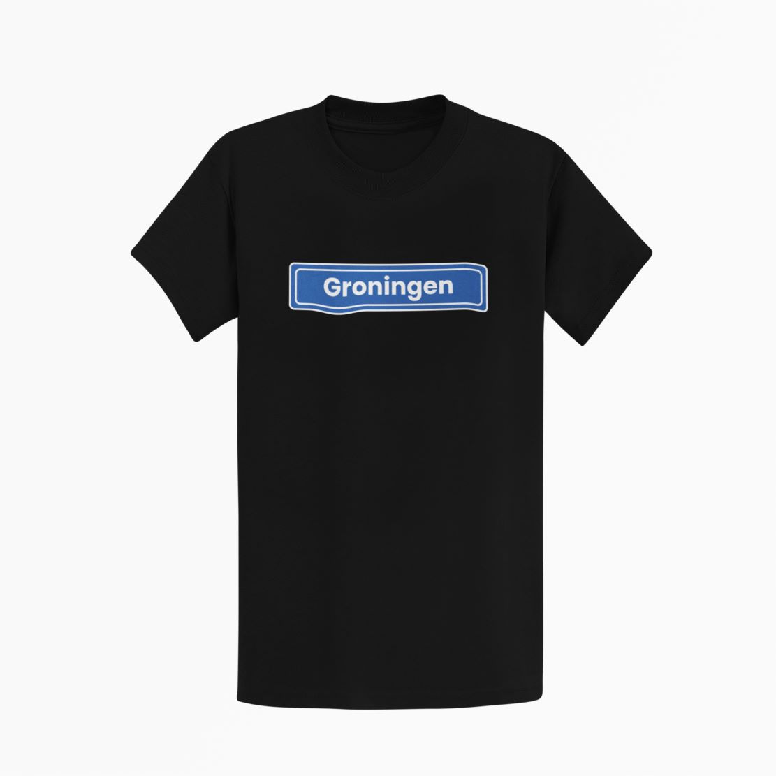 T-shirt bedrukt met blauw plaatsnaambord met de naam Groningen op de borst.