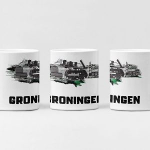 groningen mok, wit, graffiti achtergrond zwart wit grijs, groen witte vlekken, zwart-witte skyline, stadion in het midden, stadsnaam, supportersdesign, urban streetwear, supporterskantine