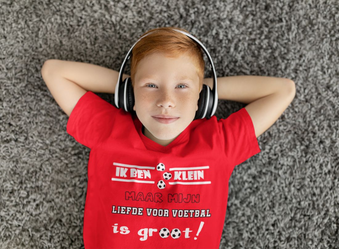 Kinder T-shirt – Ik ben klein maar mijn liefde voor voetbal is groot - Afbeelding 3