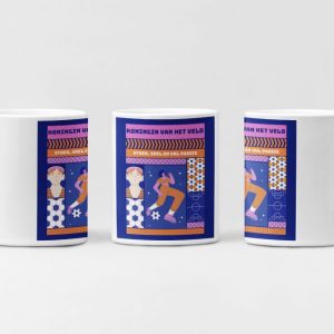 Witte mok met Koningin van het Veld-ontwerp: jong meisje dat speelt op het veld.