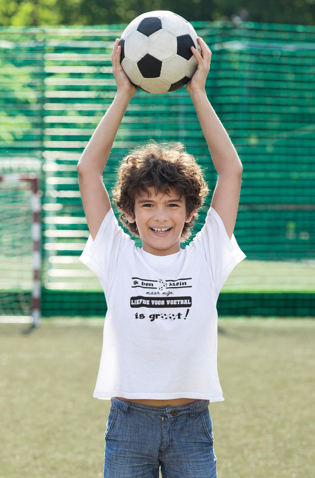Kinder T-shirt – Ik ben klein maar mijn liefde voor voetbal is groot - Afbeelding 4