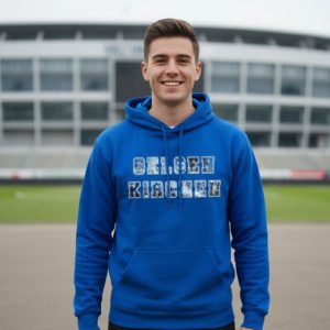 Man met blauwe GELSENKIRCHEN hoodie met stadsdesign – Supporterskantine.nl