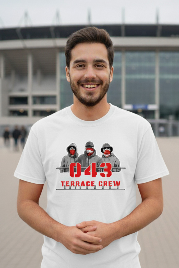 unisex T-shirt met de opdruk "043 TERRACE CREW" en drie gemaskerde figuren, verwijzend naar Maastricht.