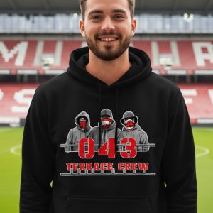 unisex hoodie met de opdruk "043 TERRACE CREW" en drie gemaskerde figuren.