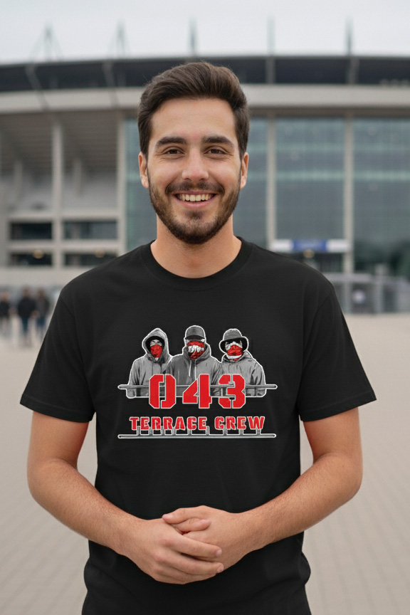 unisex T-shirt met de opdruk "043 TERRACE CREW" en drie gemaskerde figuren, verwijzend naar Maastricht.